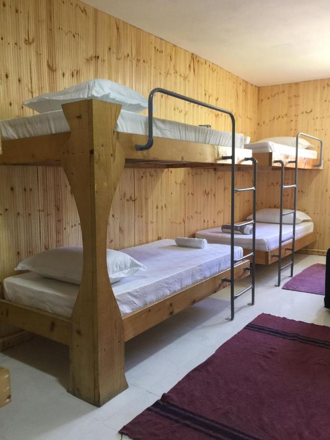 Zig Zag Hostel Тирана Экстерьер фото